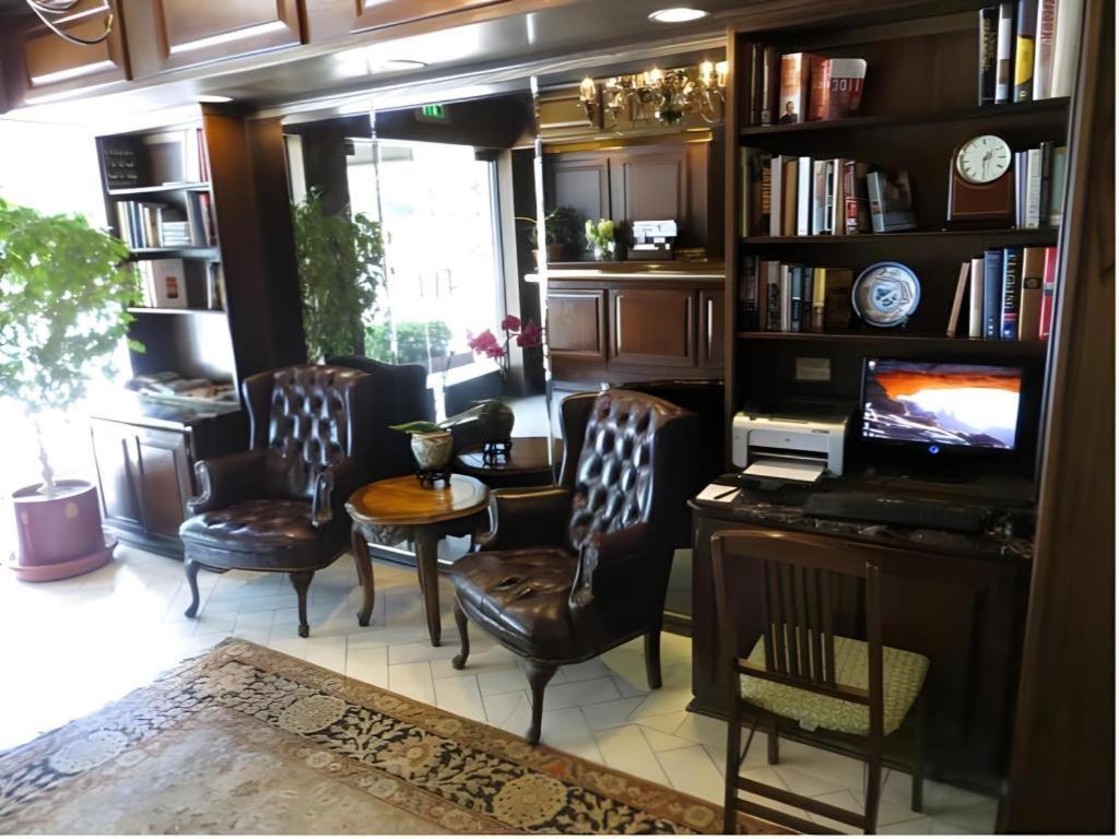 Hilgard House Westwood Village Лос Анджелис Екстериор снимка